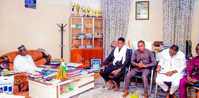 Présentation des nouveaux membres du Comité Exécutif des Étudiants au Recteur de l’UDDM