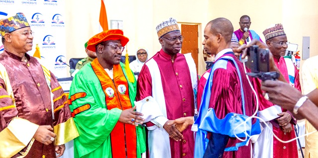 Participation du Recteur de l’UDDM à la cérémonie solennelle de port de toge des enseignants de l’Université Djibo Hamani de Tahoua (UDH)